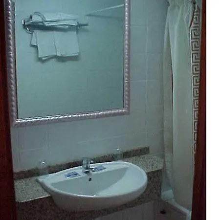 Otel Andalucia 2*